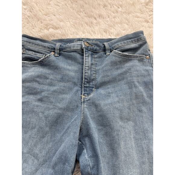 Gloria Vanderbilt “ All Around Slimming” Amanda Crop Sz. 10 Jeans . Cute, Comf - Picture 3 of 10